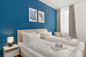 SHINY HOMES - Kitchen - Free Parking